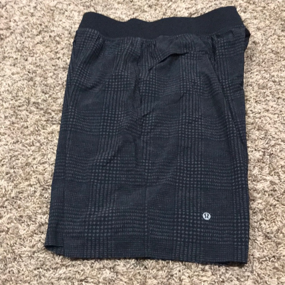 Lulu lemon men’s shorts size M